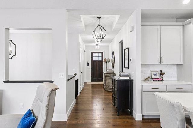 4052 Vista View Drive, Chaska, MN 55318