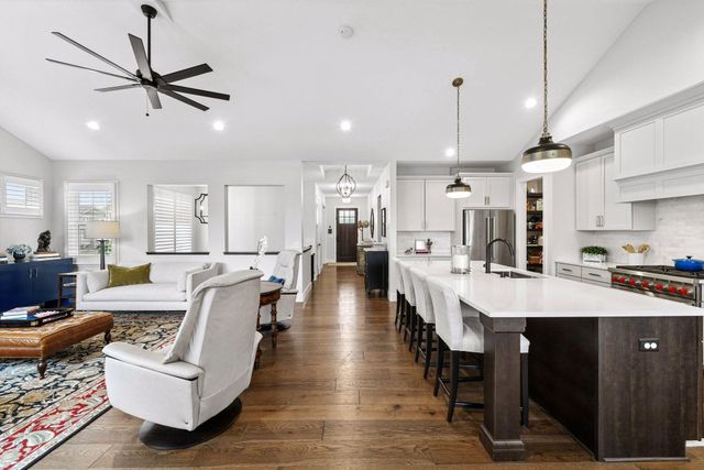 4052 Vista View Drive, Chaska, MN 55318