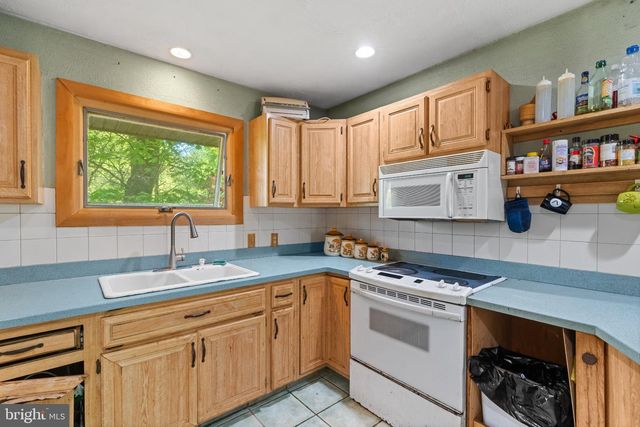 1620 BOBALEW TRL, Allentown, PA 18103