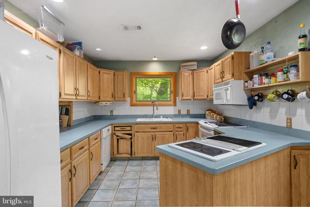1620 BOBALEW TRL, Allentown, PA 18103