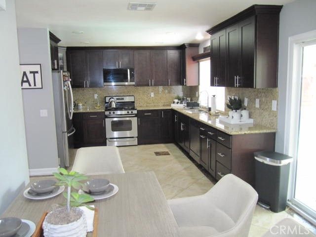 687 Pointe Vista, Corona, CA 92881