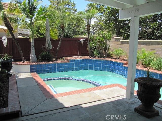 687 Pointe Vista, Corona, CA 92881