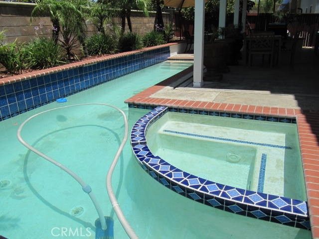 687 Pointe Vista, Corona, CA 92881