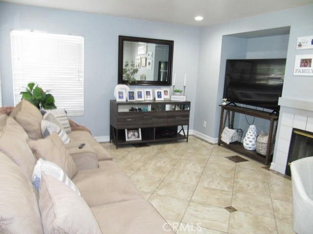 687 Pointe Vista, Corona, CA 92881