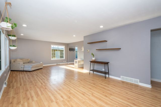 40184 N Liberty Street, Antioch, IL 60002