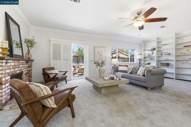 1941 Woodmoor Ct, Concord, CA 94518