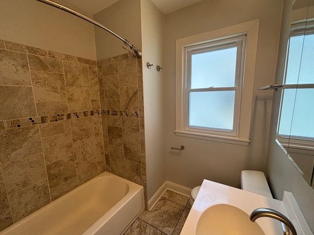 2224 Foster Street 1, Evanston, IL 60201