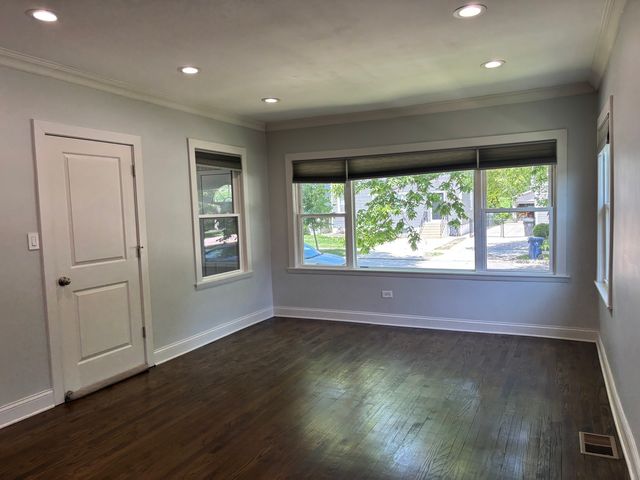 2224 Foster Street 1, Evanston, IL 60201