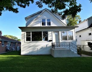 2224 Foster Street 1, Evanston, IL 60201