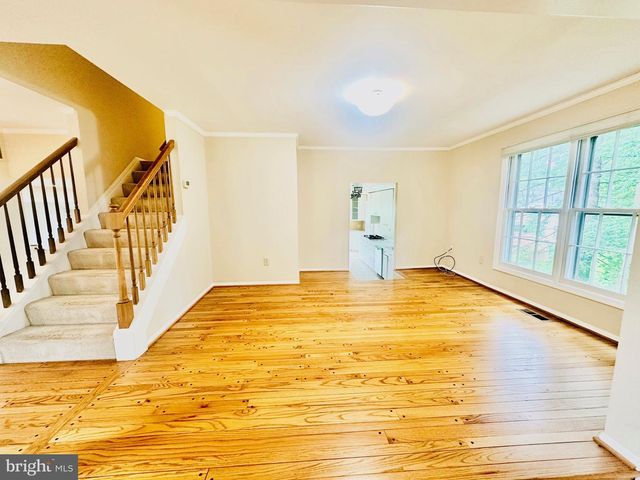 9124 WANDERING TRAIL DR, Potomac, MD 20854
