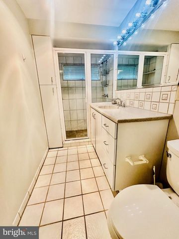 9124 WANDERING TRAIL DR, Potomac, MD 20854