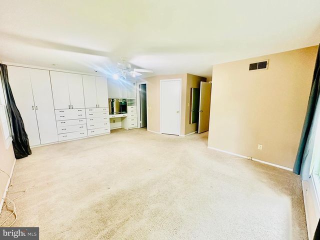 9124 WANDERING TRAIL DR, Potomac, MD 20854