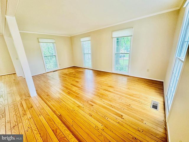 9124 WANDERING TRAIL DR, Potomac, MD 20854