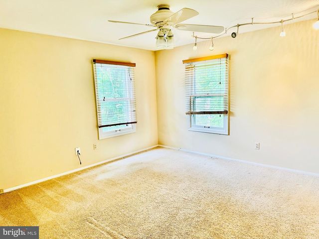 9124 WANDERING TRAIL DR, Potomac, MD 20854