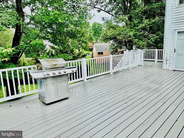 9124 WANDERING TRAIL DR, Potomac, MD 20854