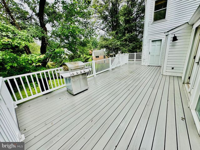 9124 WANDERING TRAIL DR, Potomac, MD 20854