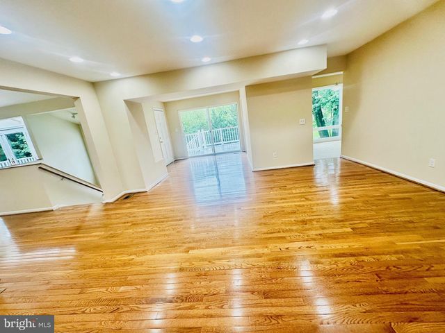 9124 WANDERING TRAIL DR, Potomac, MD 20854