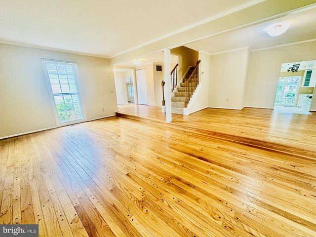 9124 WANDERING TRAIL DR, Potomac, MD 20854