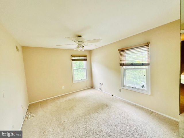 9124 WANDERING TRAIL DR, Potomac, MD 20854
