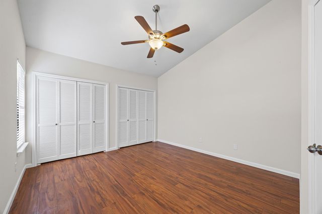 512 Eberhart LN 1402, Austin, TX 78745