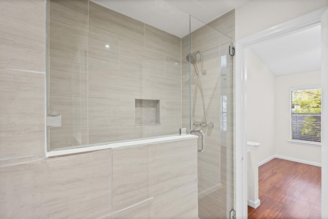 512 Eberhart LN 1402, Austin, TX 78745