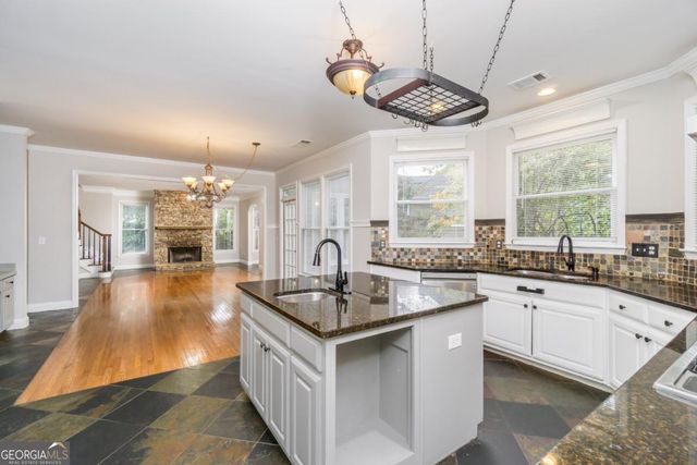 6710 Timber Cove Point, Cumming, GA 30041