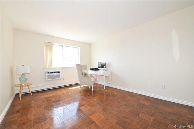 320 E Shore Road 4C, Great Neck, NY 11023