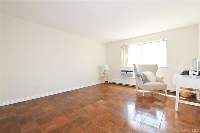 320 E Shore Road 4C, Great Neck, NY 11023