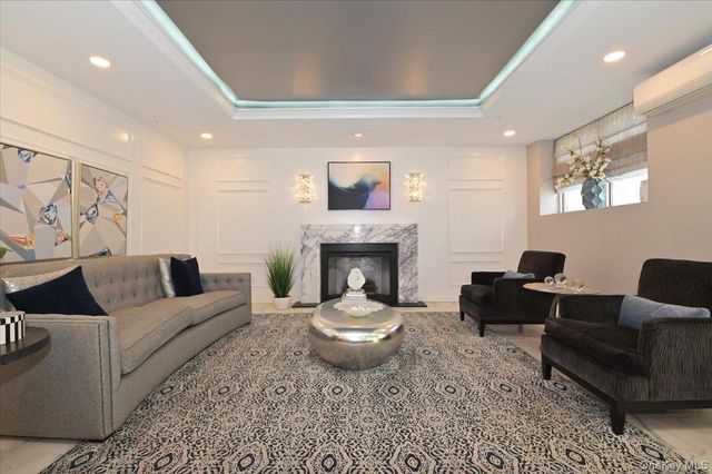 320 E Shore Road 4C, Great Neck, NY 11023