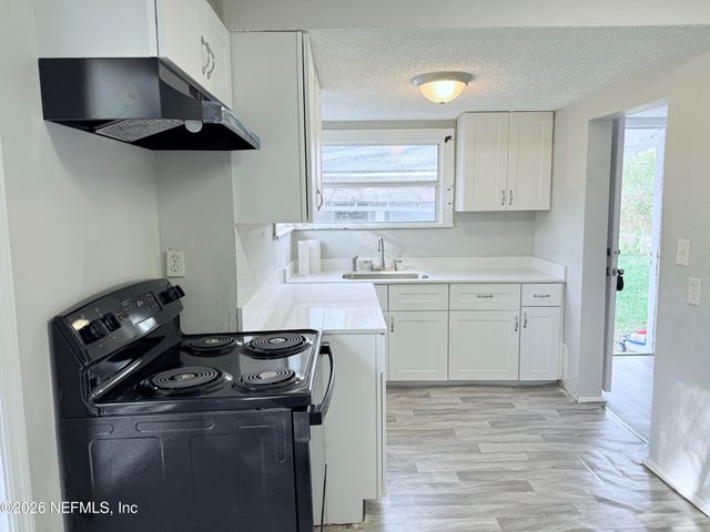 3251 BROADWAY Avenue, Jacksonville, FL 32254