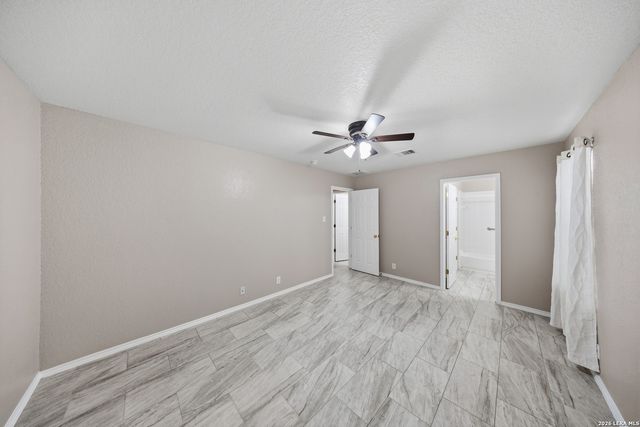 520 STARLING CRK, New Braunfels, TX 78130