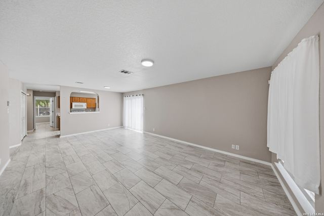 520 STARLING CRK, New Braunfels, TX 78130