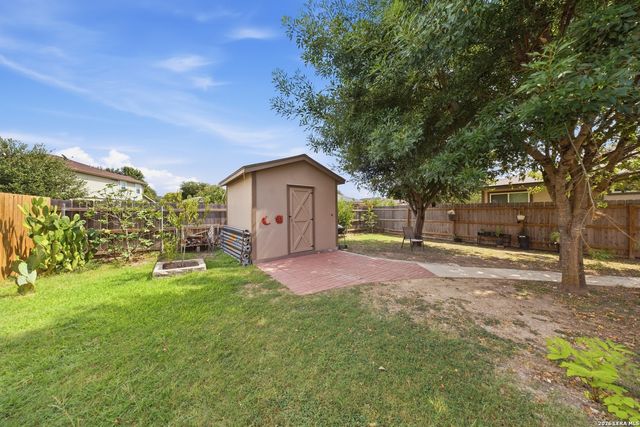 520 STARLING CRK, New Braunfels, TX 78130