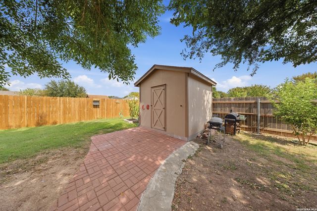 520 STARLING CRK, New Braunfels, TX 78130
