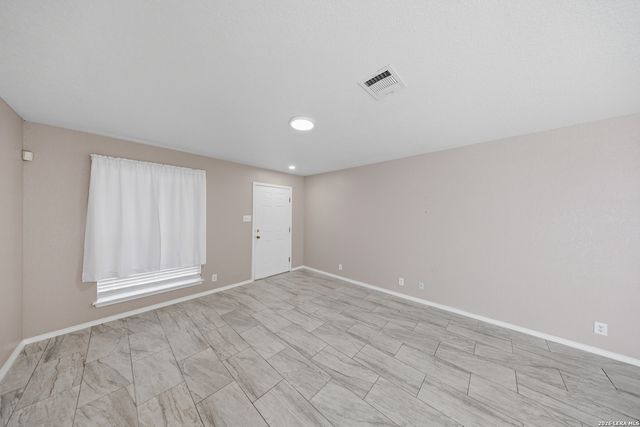 520 STARLING CRK, New Braunfels, TX 78130