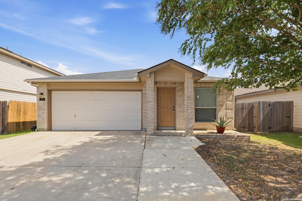 520 STARLING CRK, New Braunfels, TX 78130