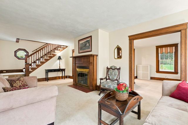 48 Barnard Rd, Worcester, MA 01605