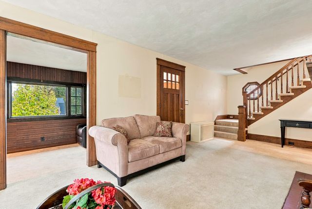 48 Barnard Rd, Worcester, MA 01605