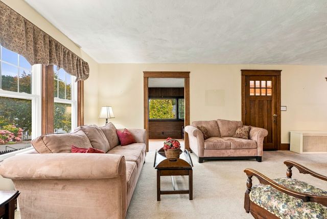 48 Barnard Rd, Worcester, MA 01605