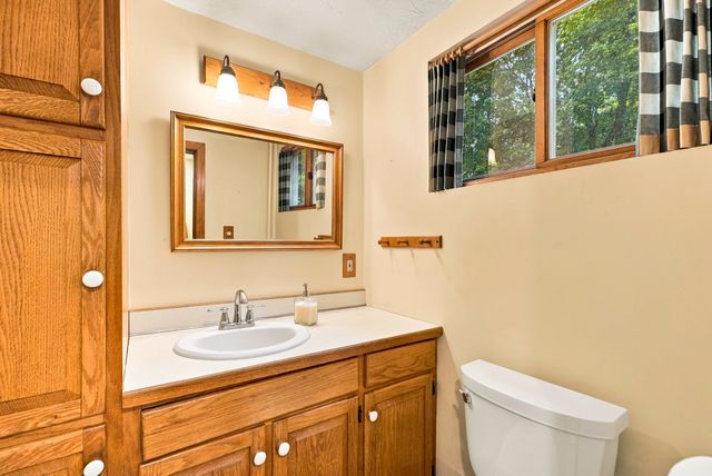 48 Barnard Rd, Worcester, MA 01605
