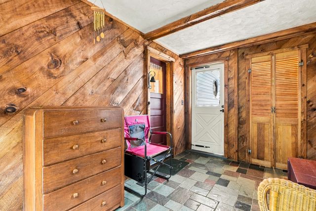 48 Barnard Rd, Worcester, MA 01605
