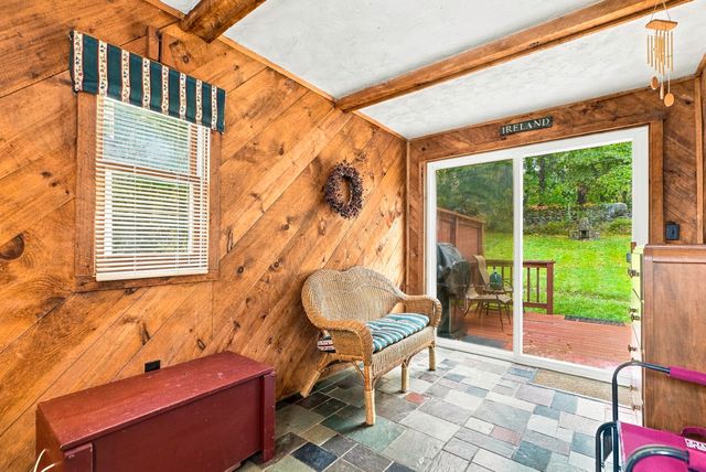 48 Barnard Rd, Worcester, MA 01605