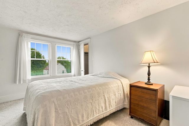 48 Barnard Rd, Worcester, MA 01605