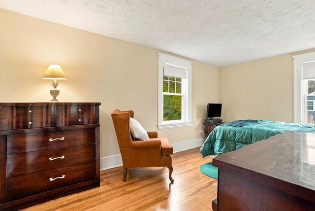 48 Barnard Rd, Worcester, MA 01605