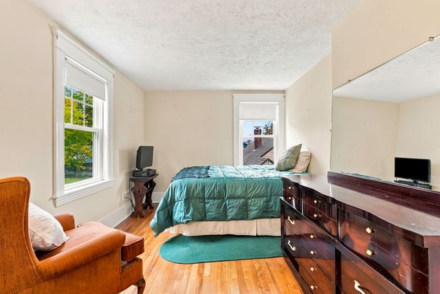 48 Barnard Rd, Worcester, MA 01605