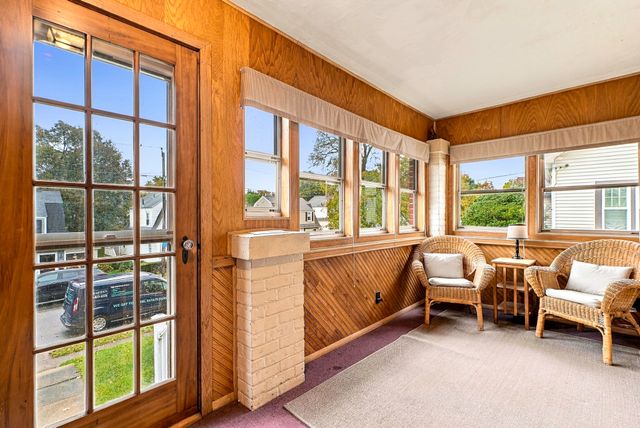 48 Barnard Rd, Worcester, MA 01605