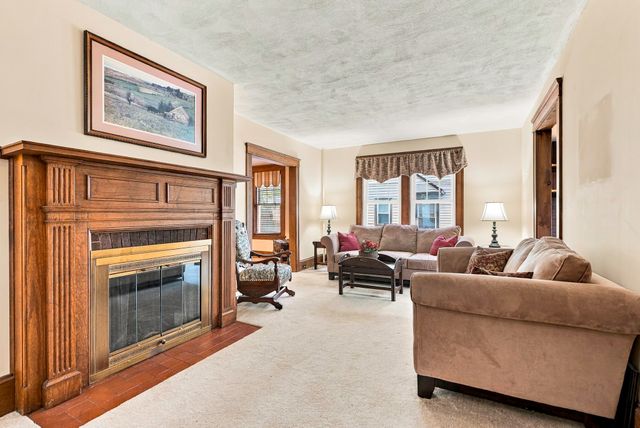 48 Barnard Rd, Worcester, MA 01605