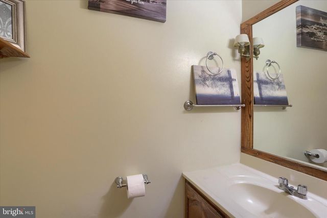 5438 AUTUMN DR, Harrisburg, PA 17111