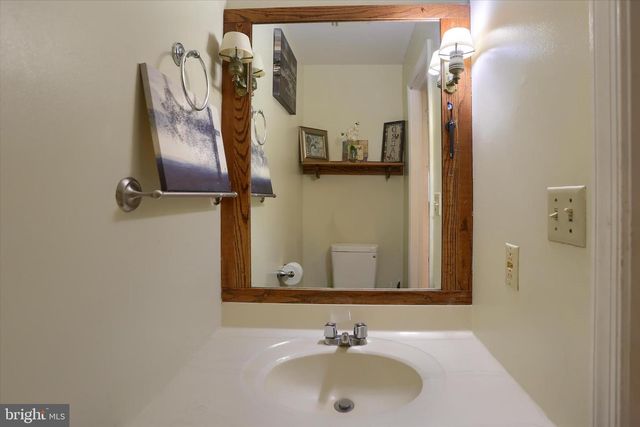 5438 AUTUMN DR, Harrisburg, PA 17111