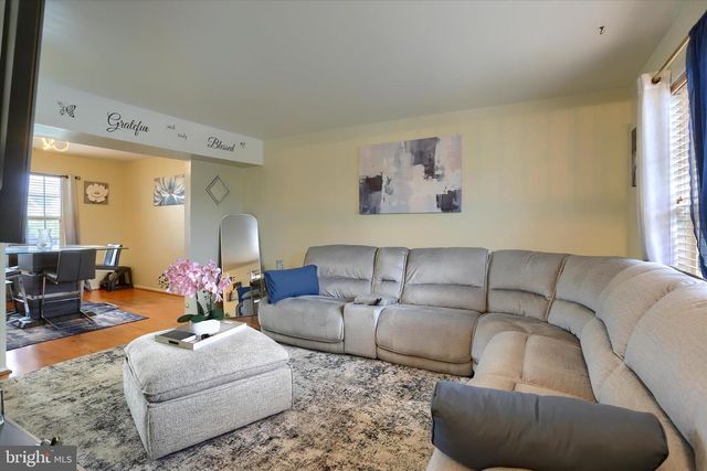 5438 AUTUMN DR, Harrisburg, PA 17111